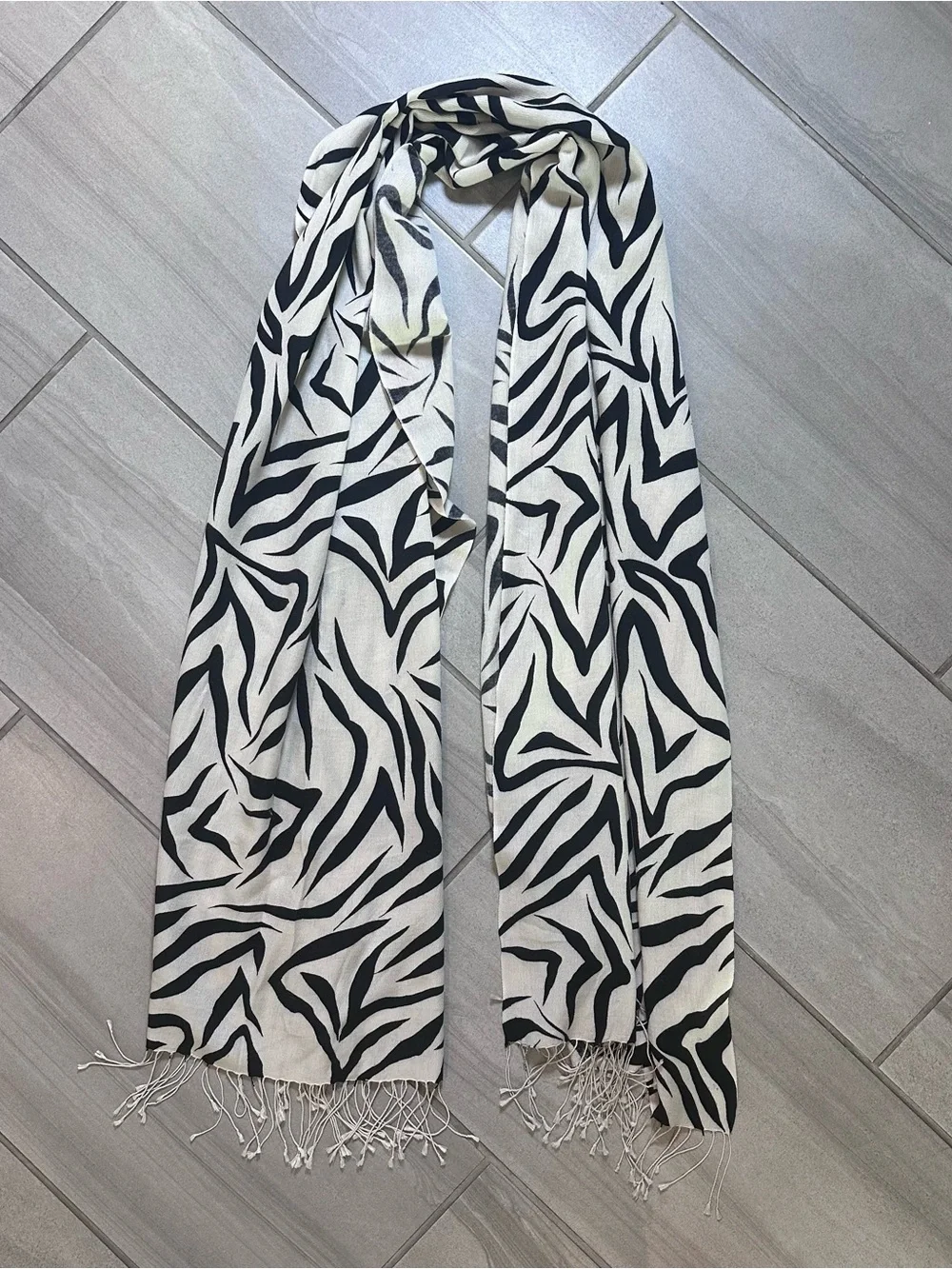Tolani silk/pashmina Abstract Zebra Print Scarf Wrap Shawl Black Ivory Fringe